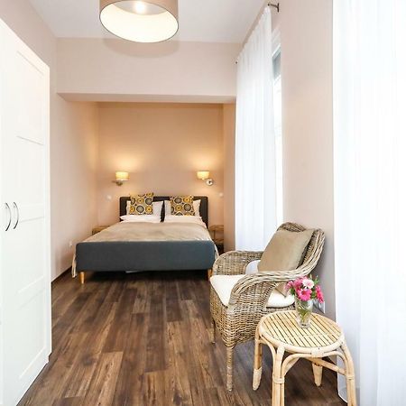 D8 Design Apartment & Studio Έγκερ Εξωτερικό φωτογραφία