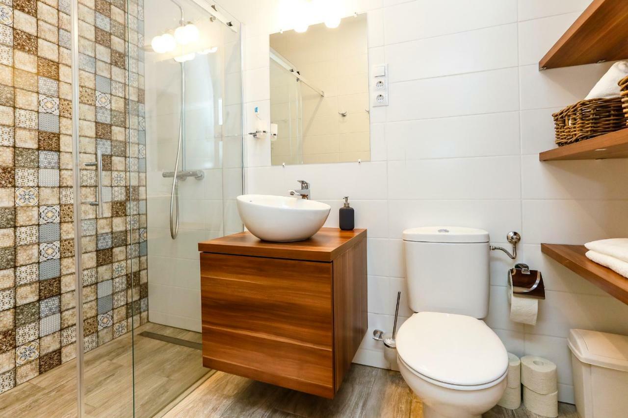 D8 Design Apartment & Studio Έγκερ Εξωτερικό φωτογραφία