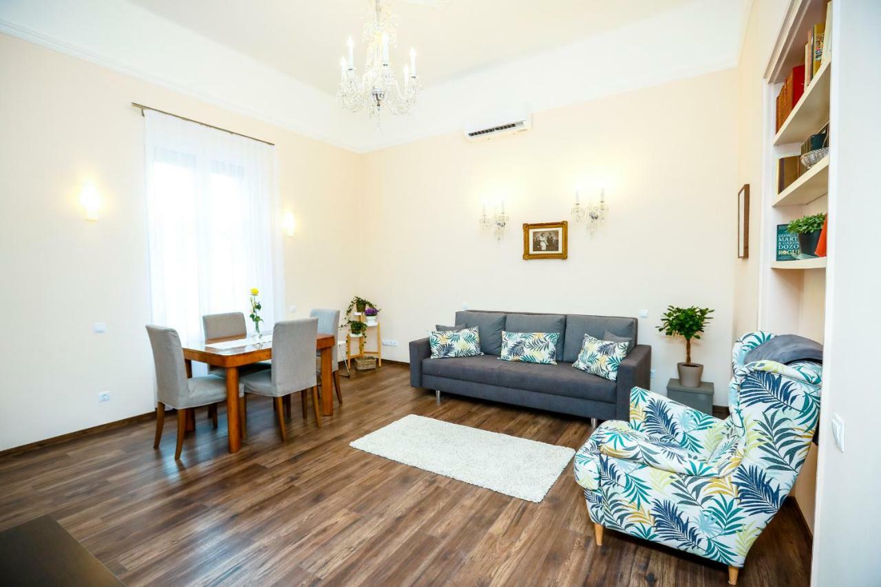 D8 Design Apartment & Studio Έγκερ Εξωτερικό φωτογραφία