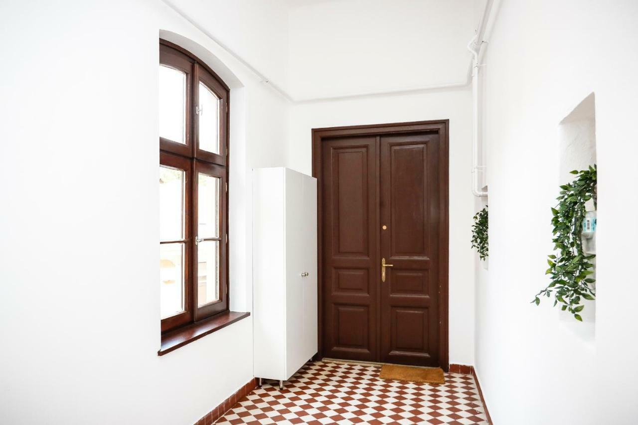 D8 Design Apartment & Studio Έγκερ Εξωτερικό φωτογραφία
